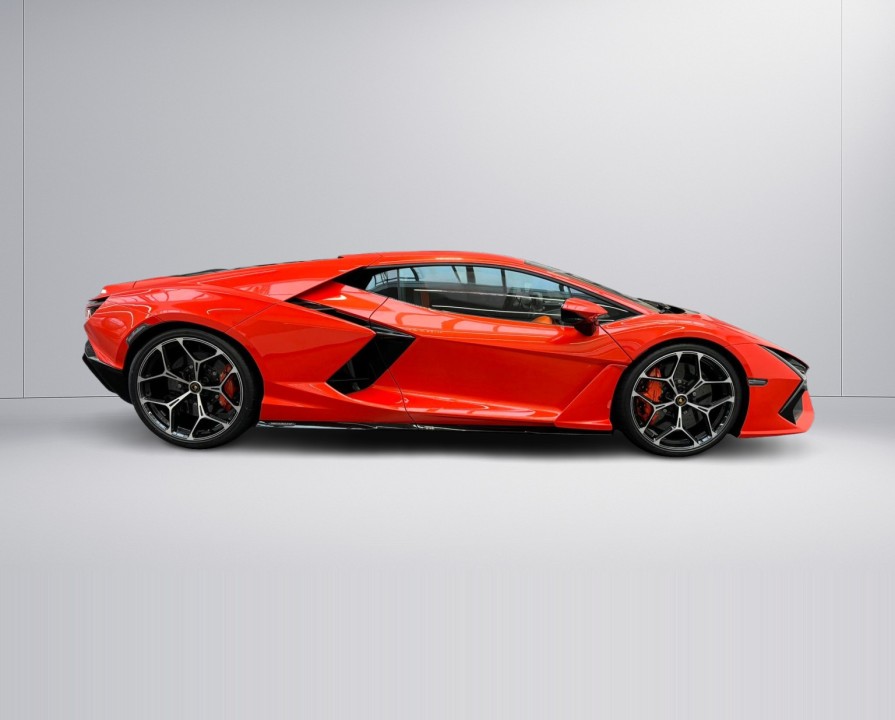 Lamborghini Revuelto (2)