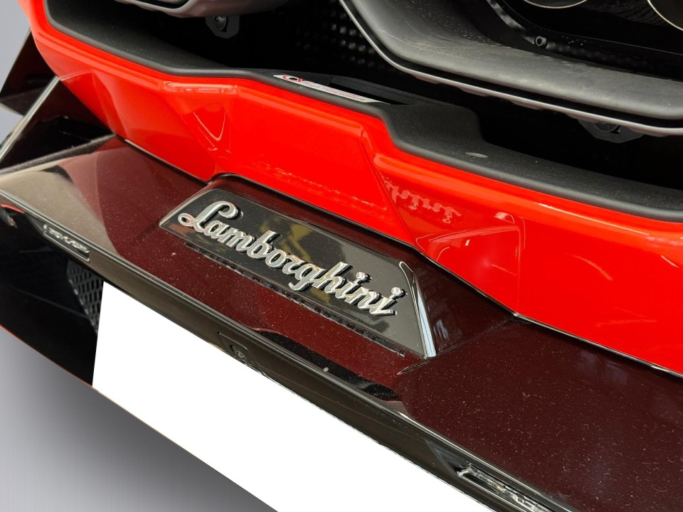 Lamborghini Revuelto - foto 17