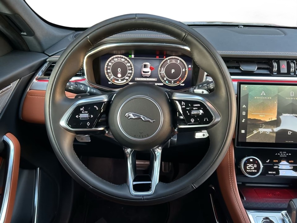 Jaguar F-Pace D200 AWD R-Dynamic - foto 6