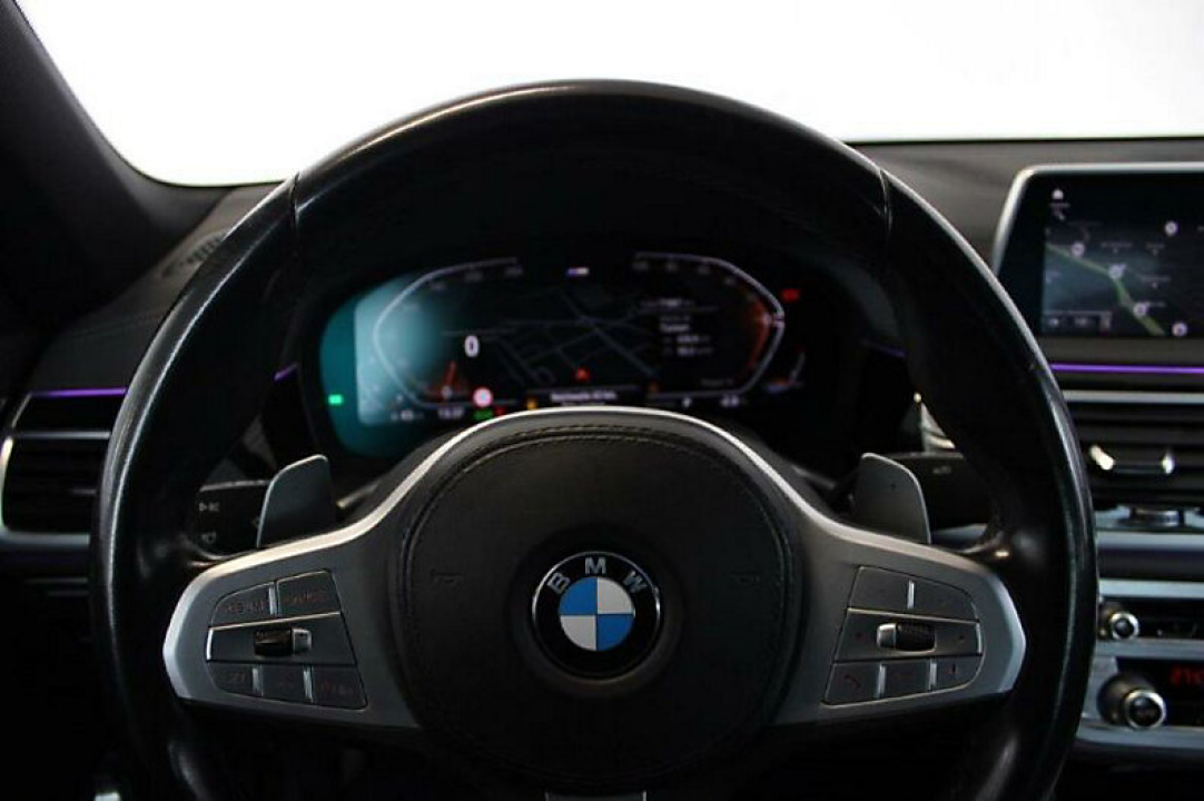 BMW Seria 7 730d xDrive M-Sport - foto 6