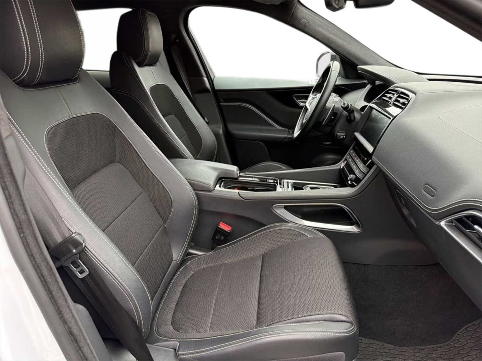 Jaguar F-Pace P300 R-Dynamic - foto 7