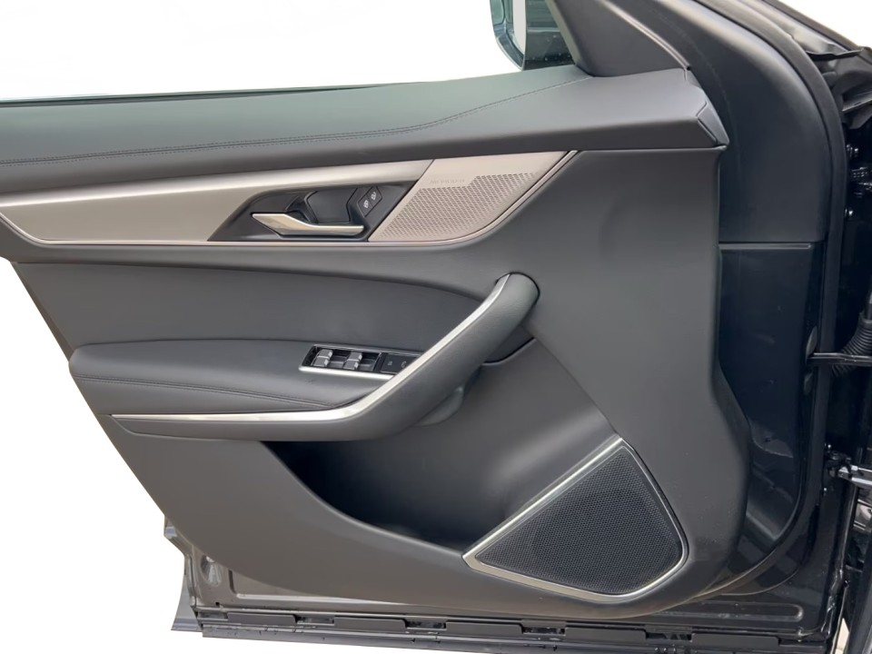 Jaguar F-Pace P400e - foto 14