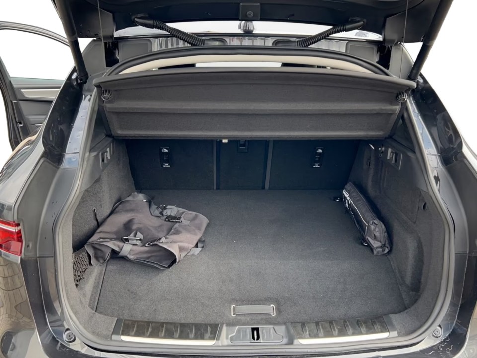 Jaguar F-Pace P400e - foto 15