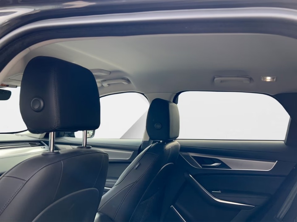 Jaguar F-Pace P400e - foto 13