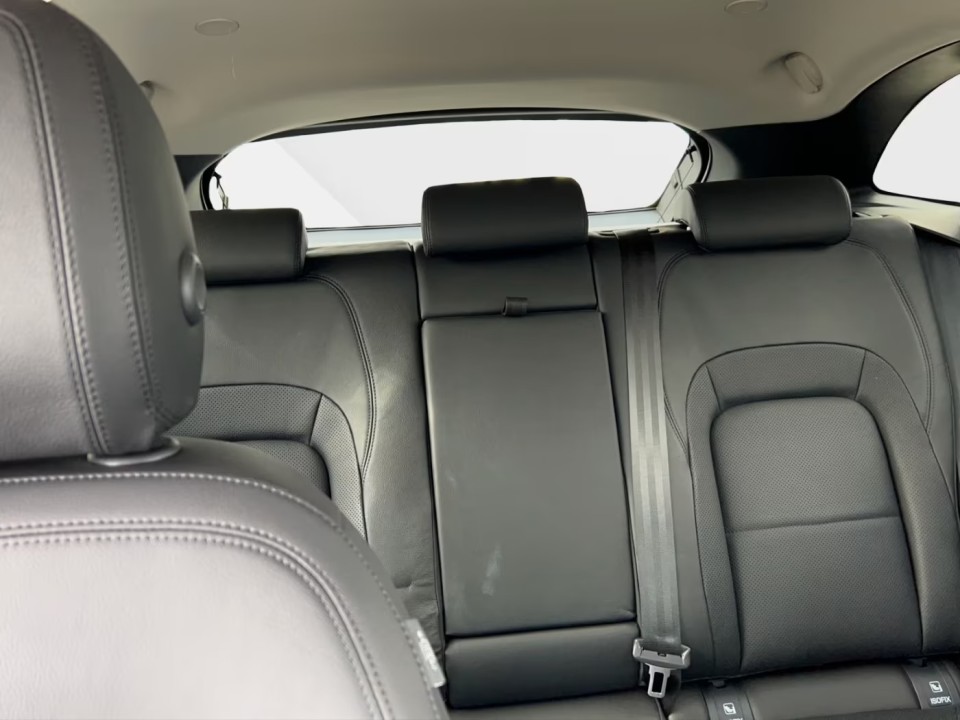 Jaguar F-Pace P400e - foto 11