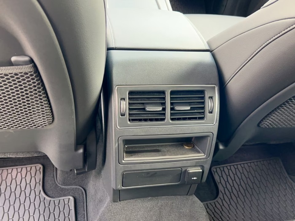 Jaguar F-Pace P400e - foto 12