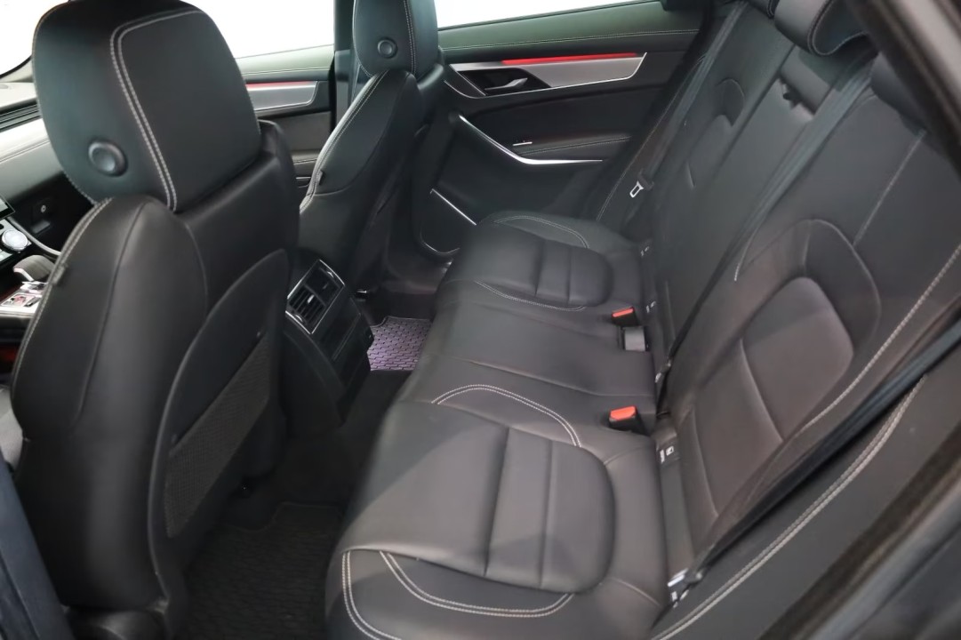 Jaguar F-Pace D200 AWD R-Dynamic S - foto 17