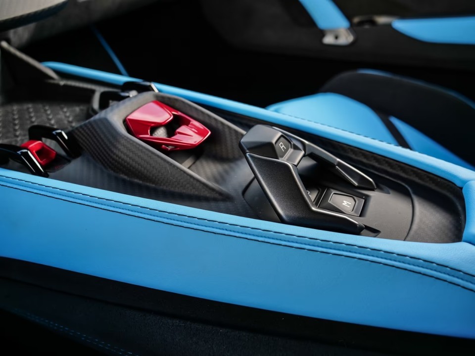 Lamborghini Revuelto - foto 16