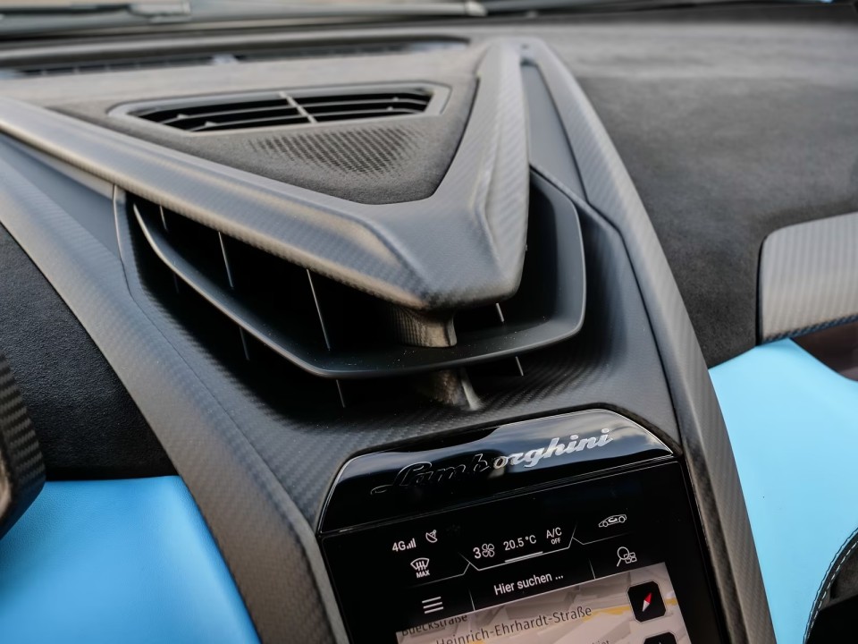 Lamborghini Revuelto - foto 18