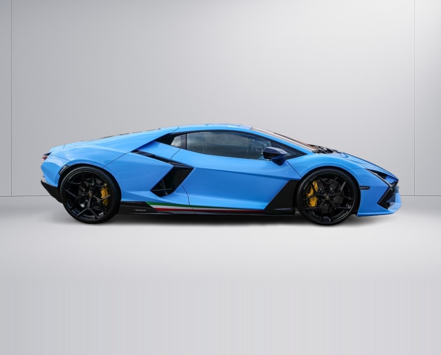 Lamborghini Revuelto (2)