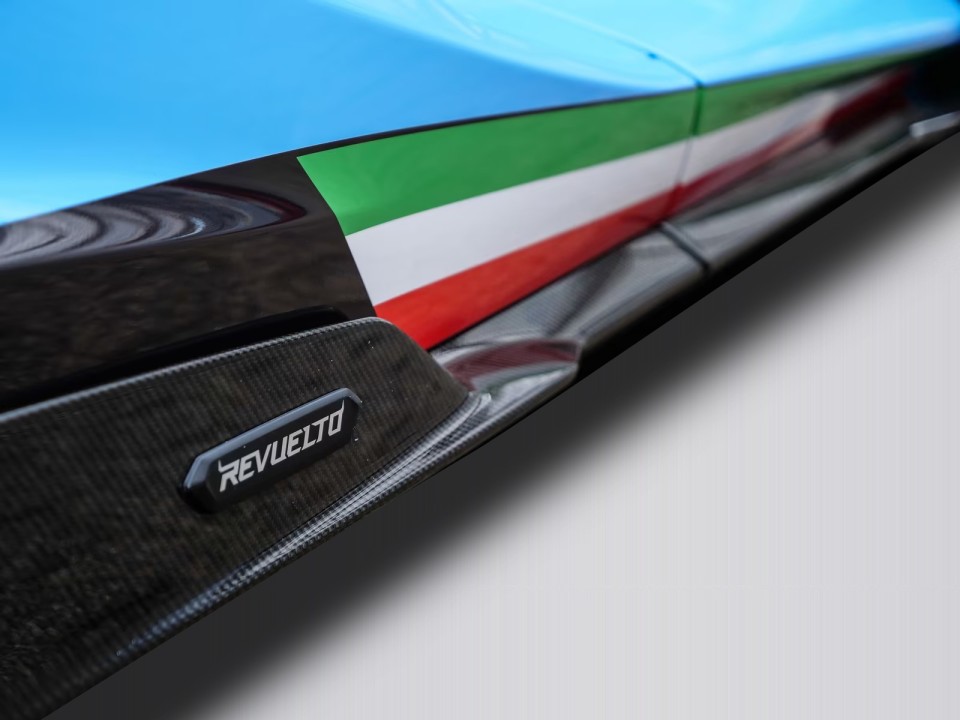 Lamborghini Revuelto - foto 24