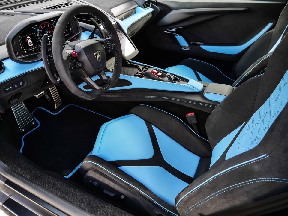 Lamborghini Revuelto - foto 8