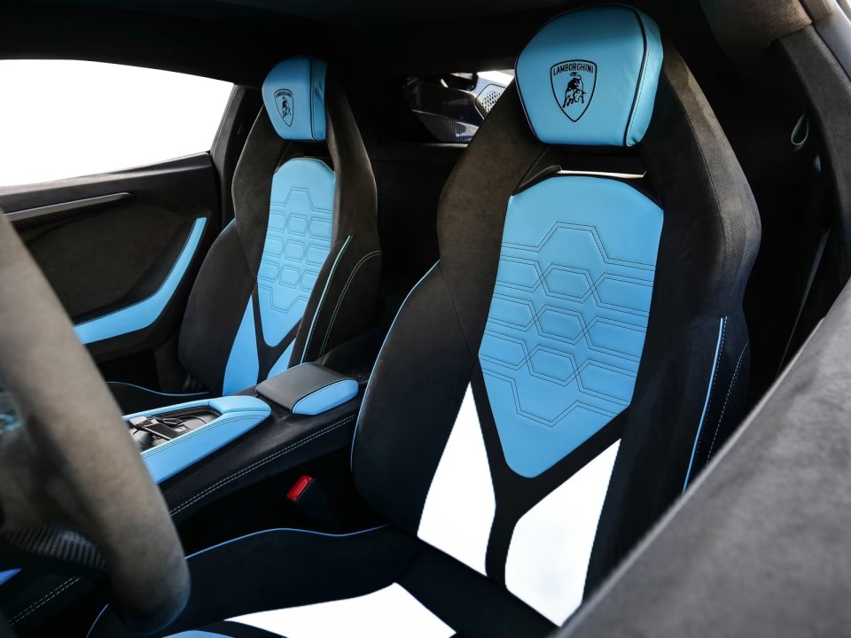 Lamborghini Revuelto - foto 13