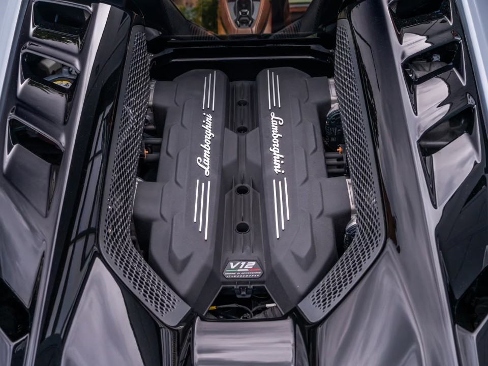 Lamborghini Revuelto - foto 21