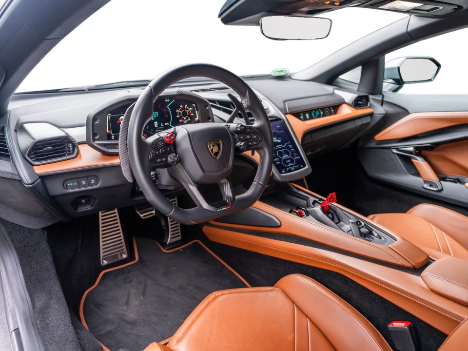 Lamborghini Revuelto - foto 9