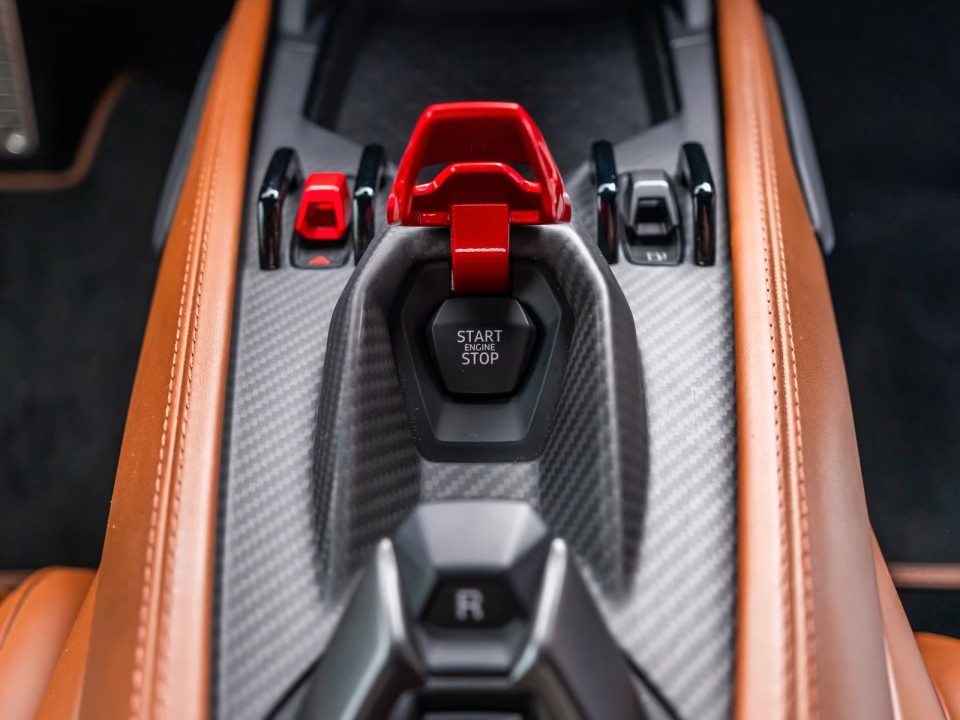 Lamborghini Revuelto - foto 14