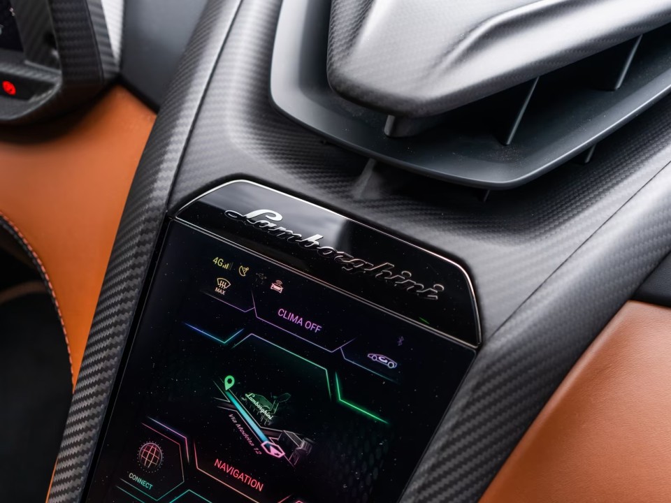 Lamborghini Revuelto - foto 17