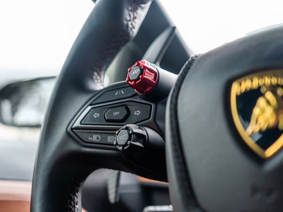 Lamborghini Revuelto - foto 11