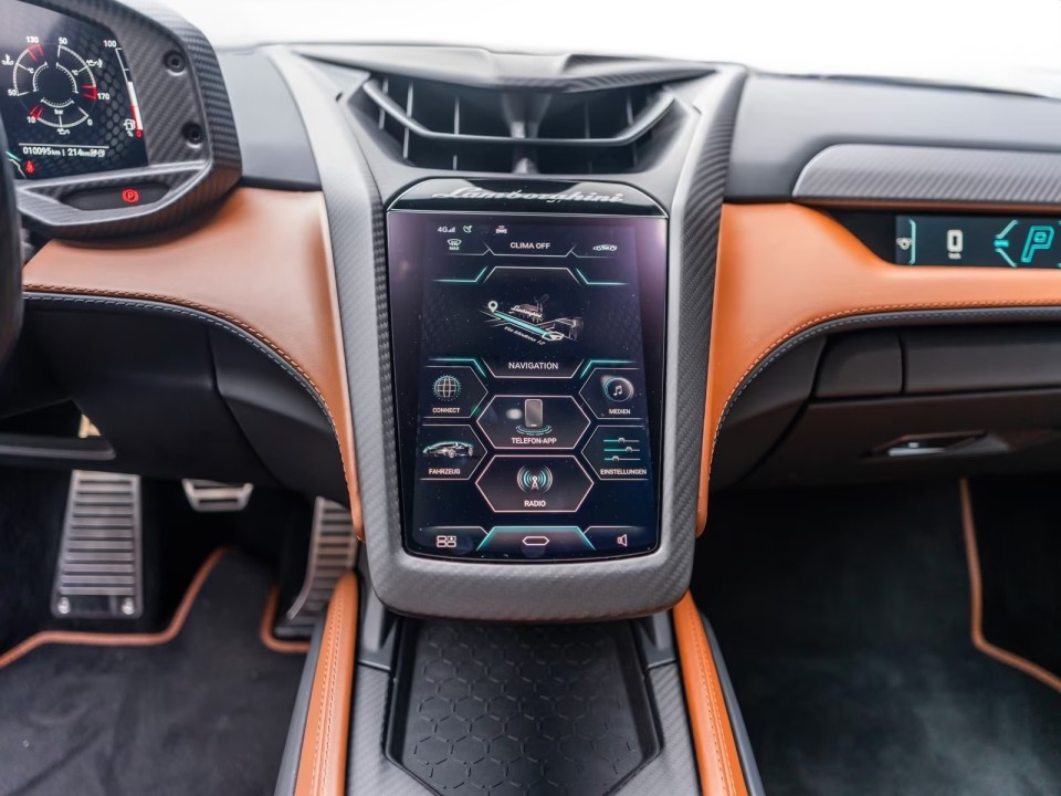 Lamborghini Revuelto - foto 16