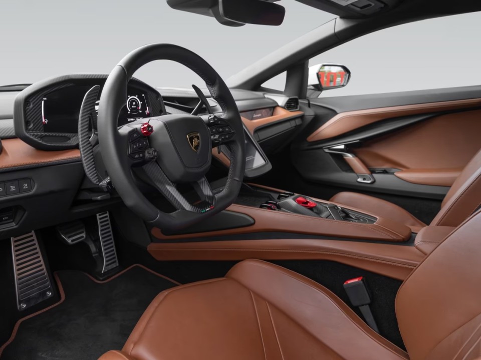 Lamborghini Revuelto - foto 11