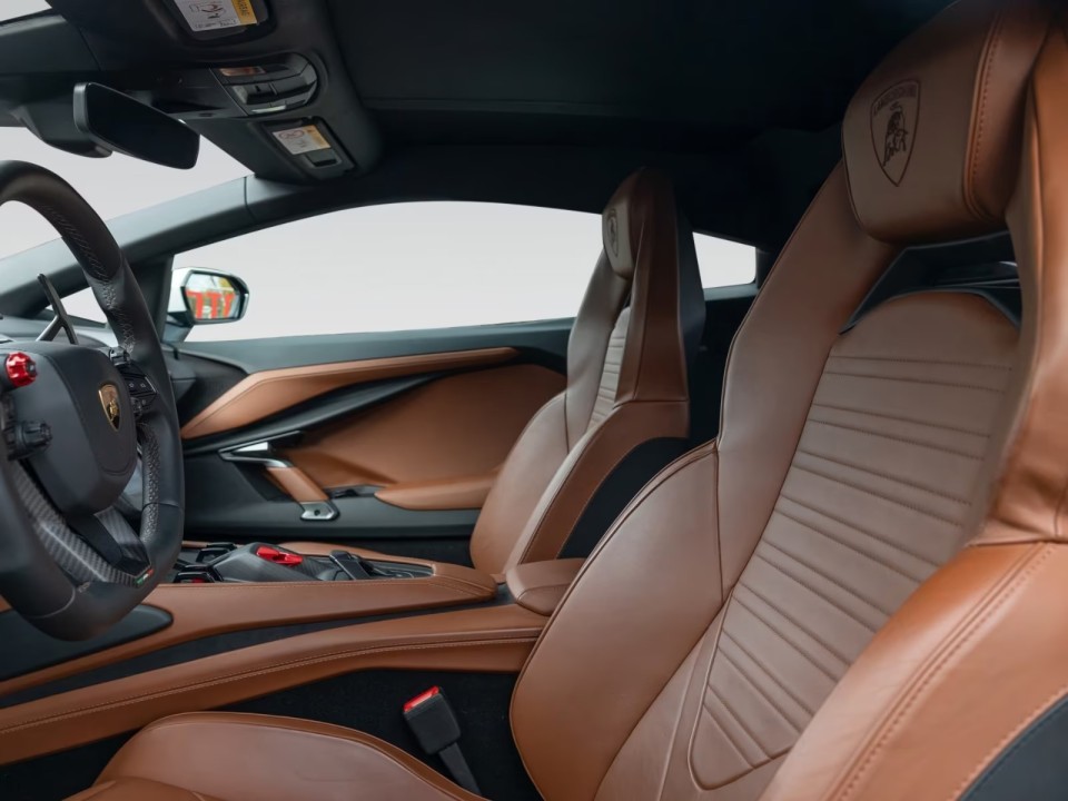 Lamborghini Revuelto - foto 14