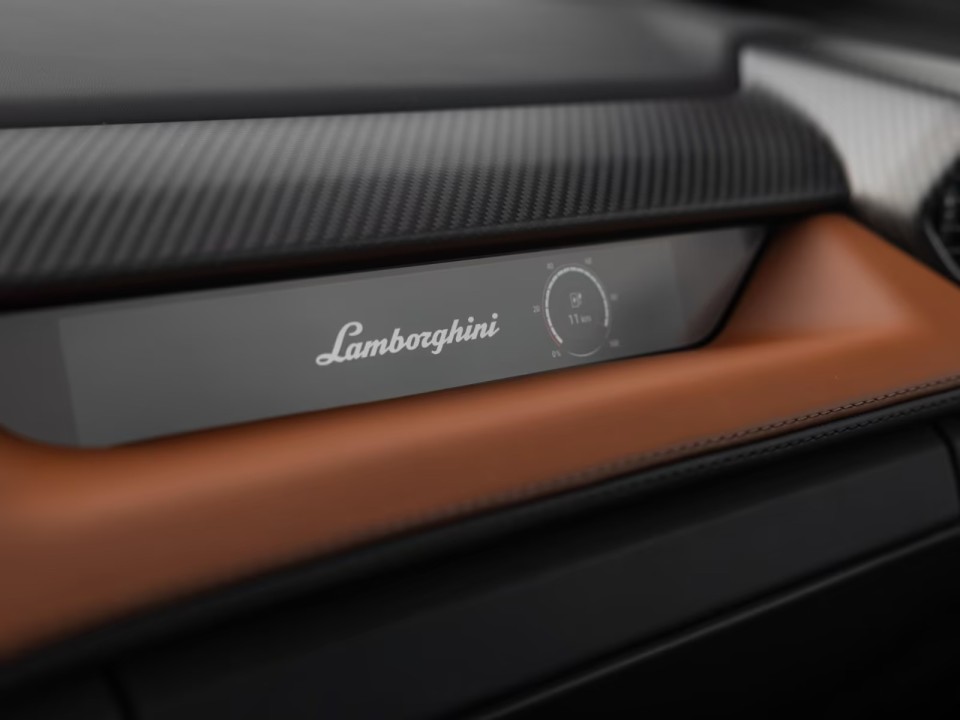 Lamborghini Revuelto - foto 24