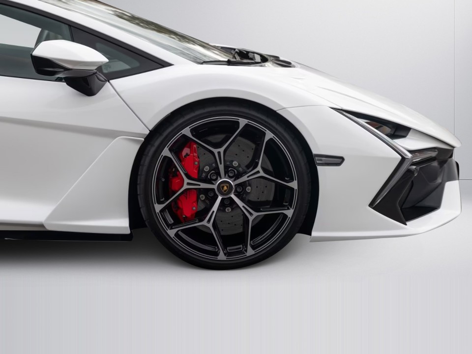 Lamborghini Revuelto - foto 34