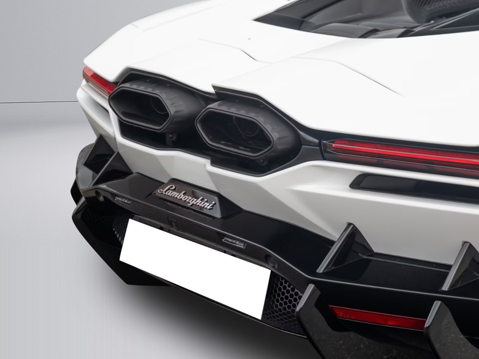 Lamborghini Revuelto - foto 36