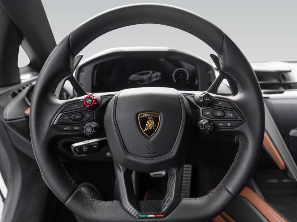 Lamborghini Revuelto - foto 9