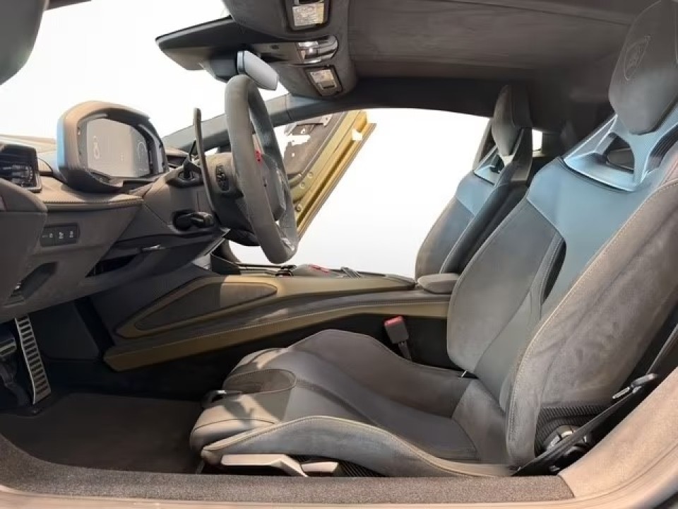 Lamborghini Revuelto - foto 10