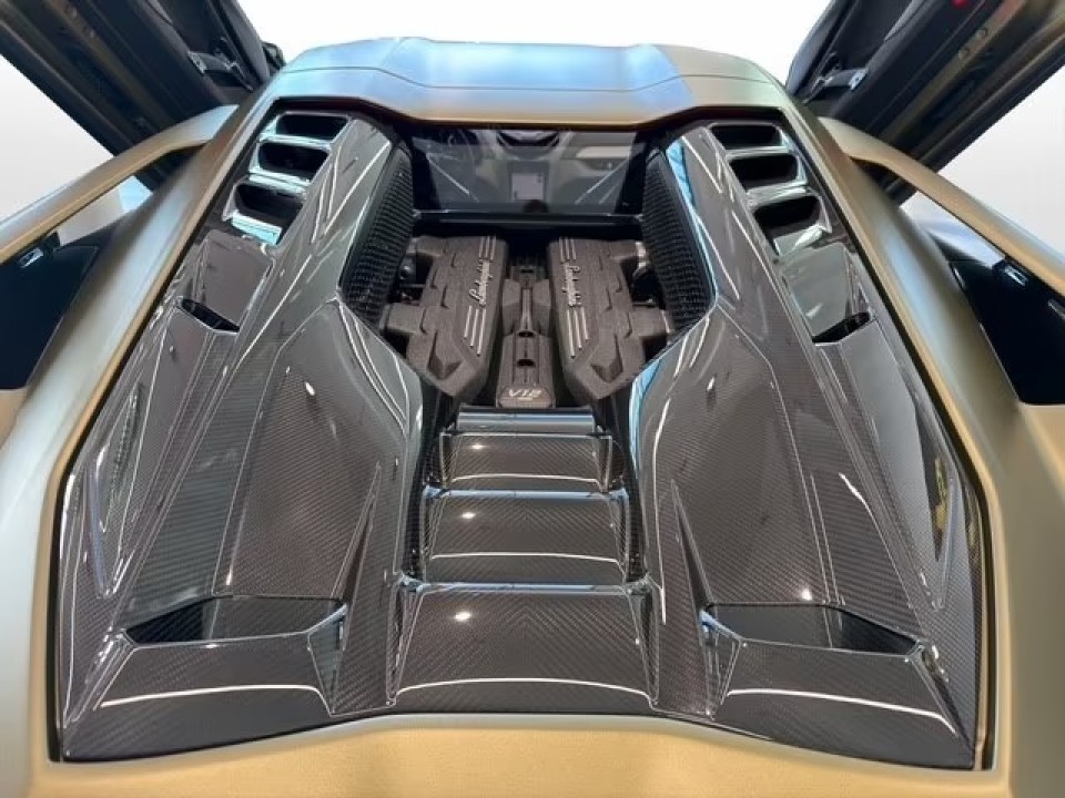 Lamborghini Revuelto - foto 13