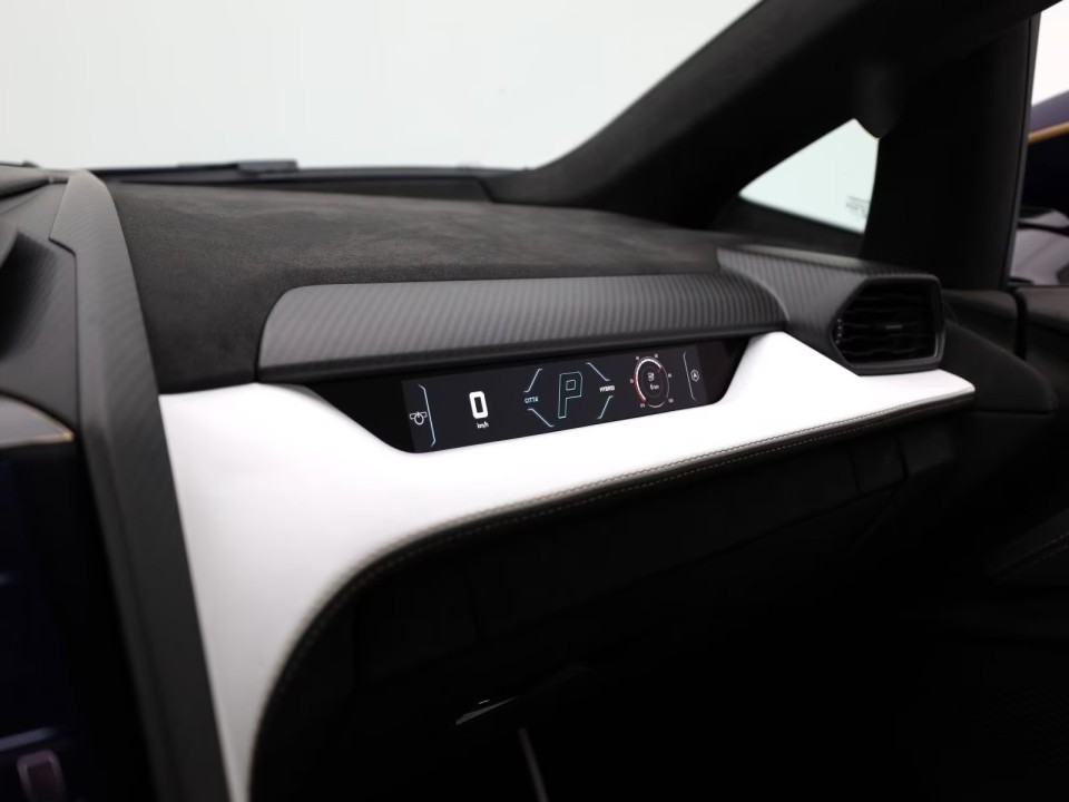 Lamborghini Revuelto - foto 17