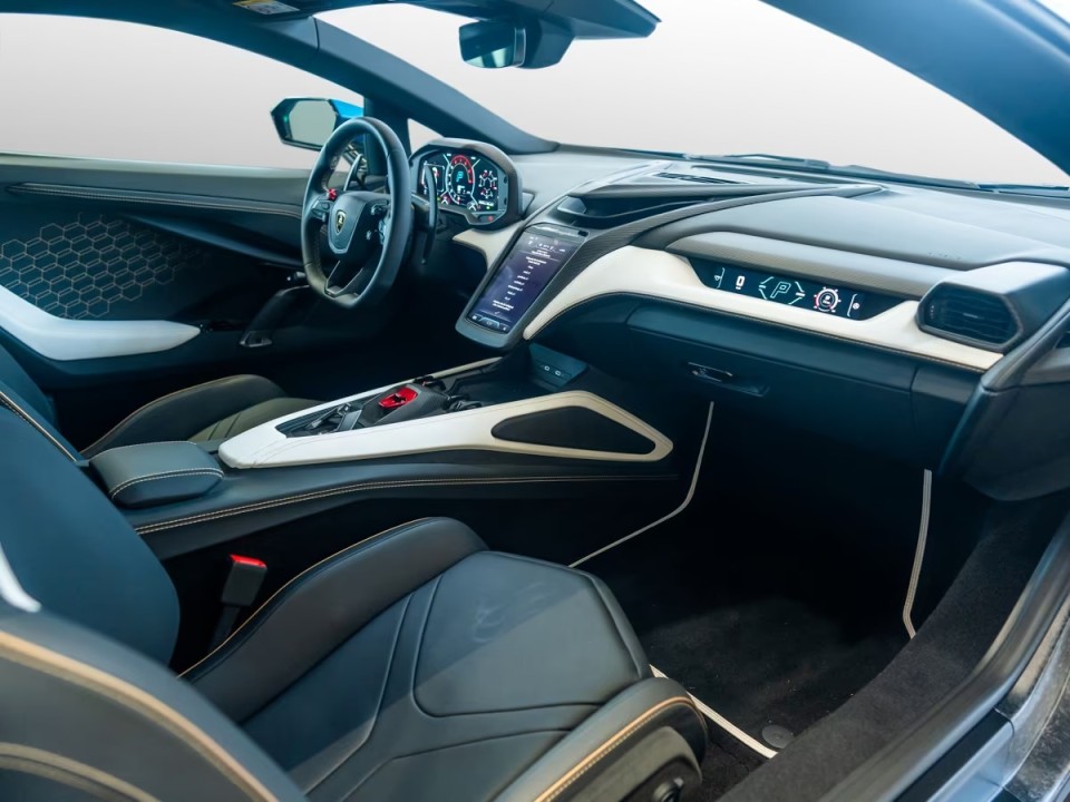 Lamborghini Revuelto - foto 10