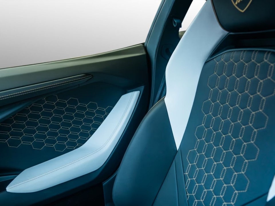 Lamborghini Revuelto - foto 19