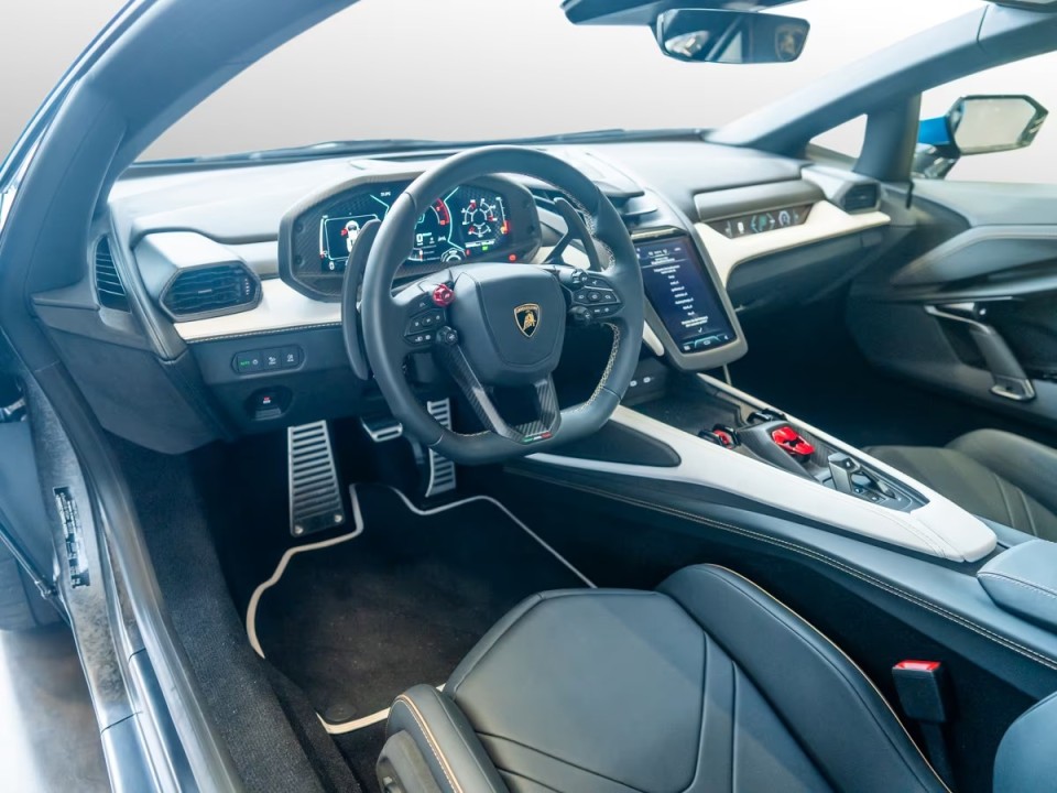Lamborghini Revuelto - foto 9