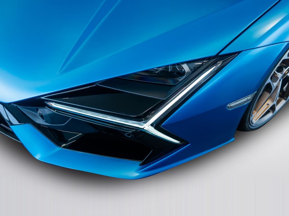 Lamborghini Revuelto - foto 22