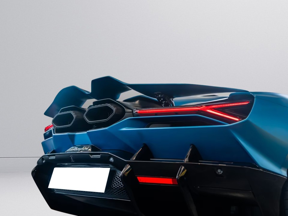 Lamborghini Revuelto - foto 25