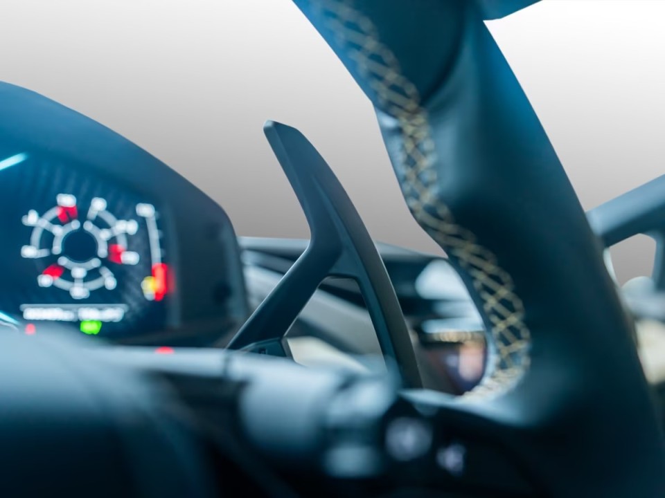 Lamborghini Revuelto - foto 14