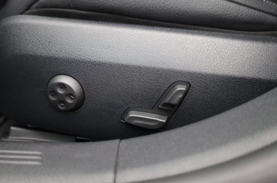 Mercedes-Benz E 220d AMG Line - foto 26