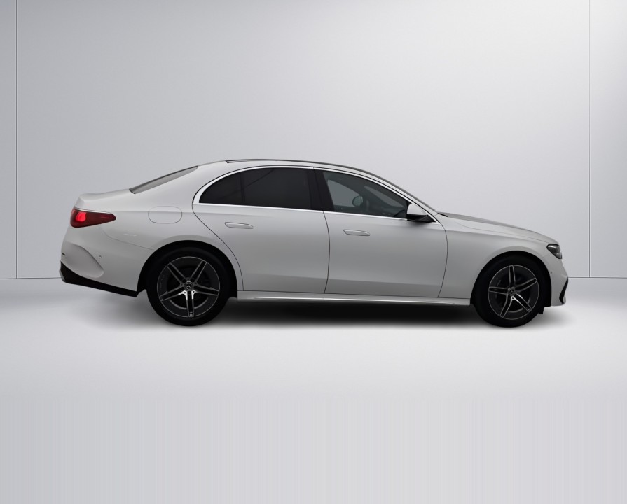 Mercedes-Benz E 220d AMG Line (3)