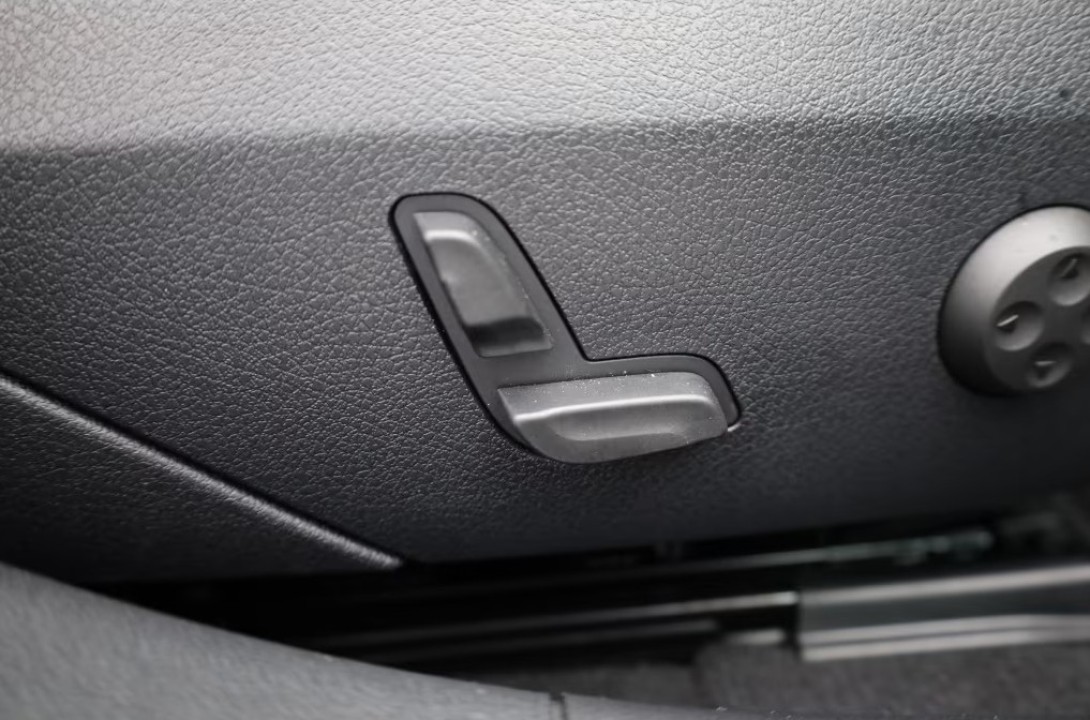 Mercedes-Benz E 220d AMG Line - foto 27