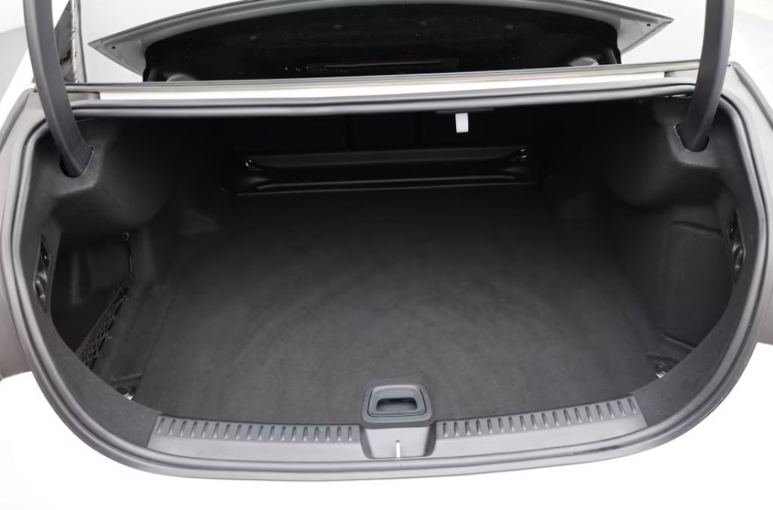 Mercedes-Benz E 220d AMG Line - foto 29