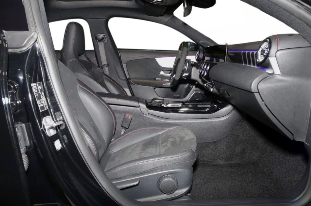 Mercedes-Benz CLA AMG 45s 4MATIC - foto 13