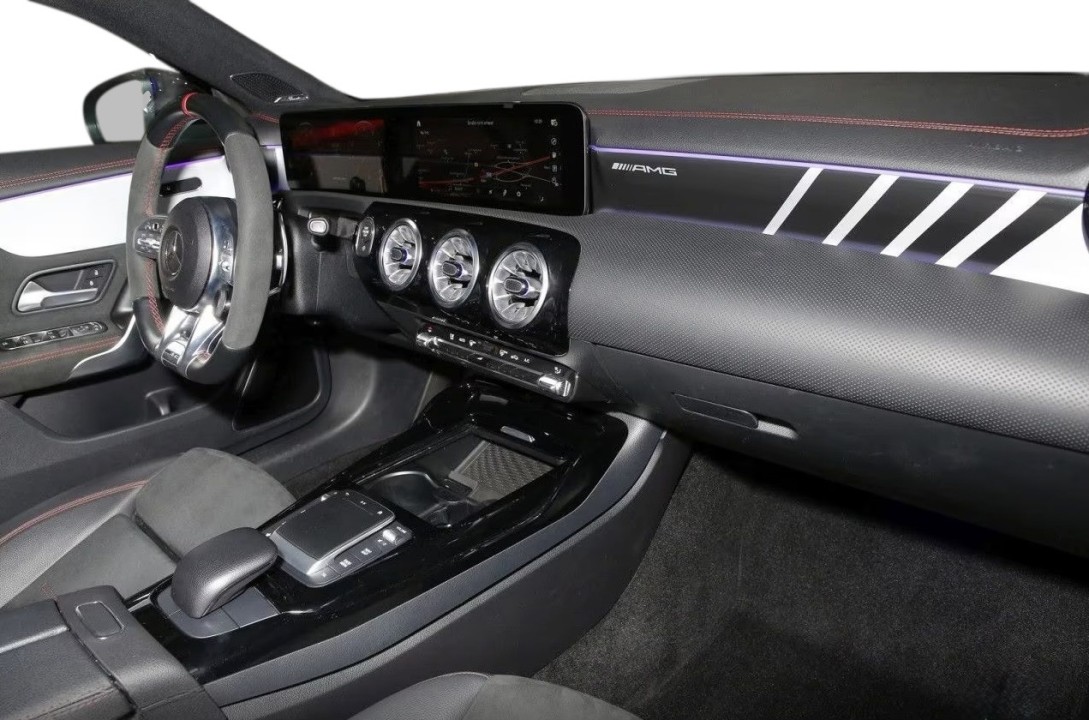 Mercedes-Benz CLA AMG 45s 4MATIC - foto 11