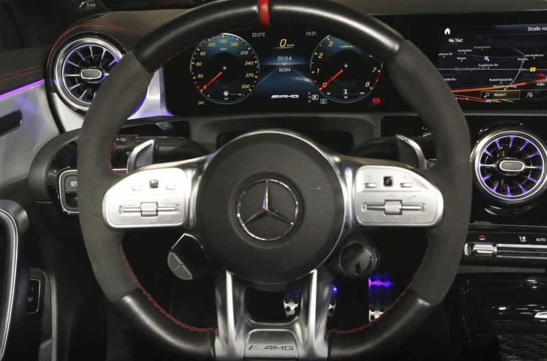 Mercedes-Benz CLA AMG 45s 4MATIC - foto 8