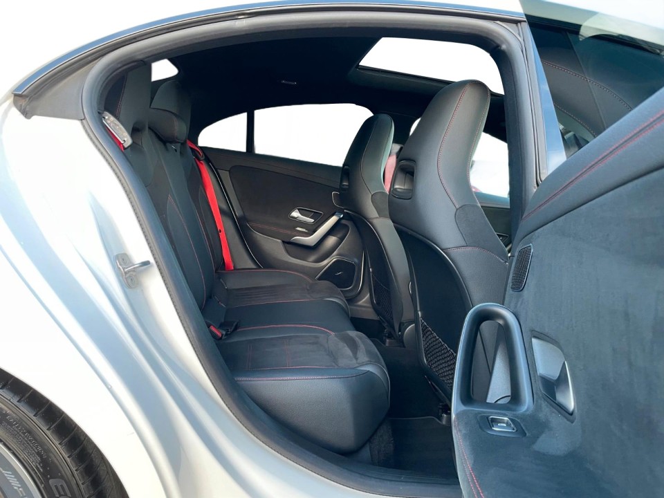 Mercedes-Benz CLA AMG 45s 4MATIC - foto 8