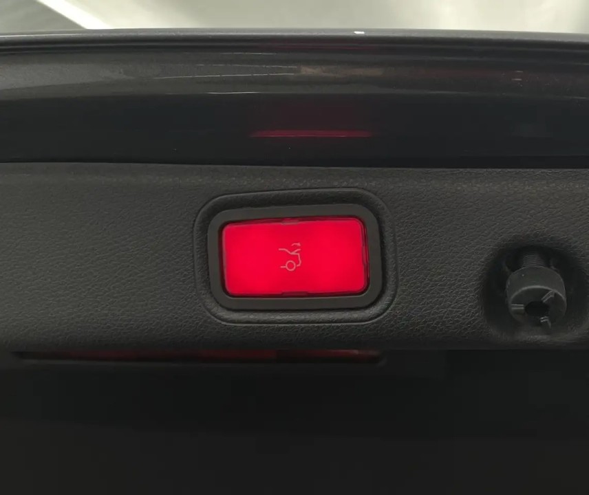 Mercedes-Benz E 220d Avantgarde - foto 14