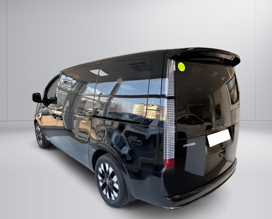 Hyundai Staria Signature HEV (4)