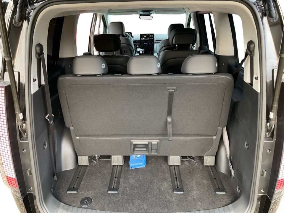 Hyundai Staria Signature HEV - foto 14