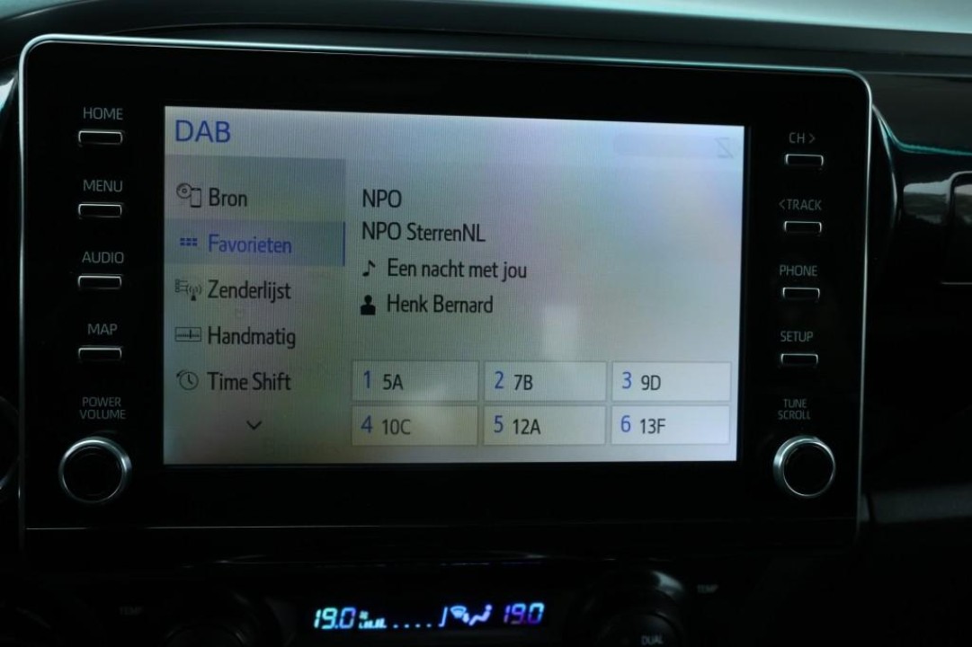 Toyota Hilux 2.4D - foto 10